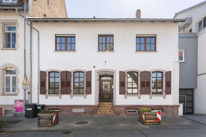 Charmantes Stadthaus mit 2 Wohnungen - ideales Generationshaus in ruhiger Lage in Friedrichstal